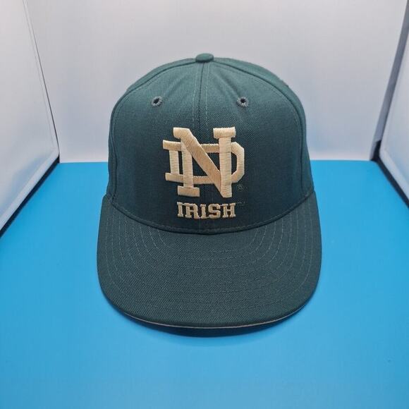 Vintage Notre Dame Fighting Irish Football Pro Line Fitted Hat Cap 7 3/8 Green - Picture 1 of 8